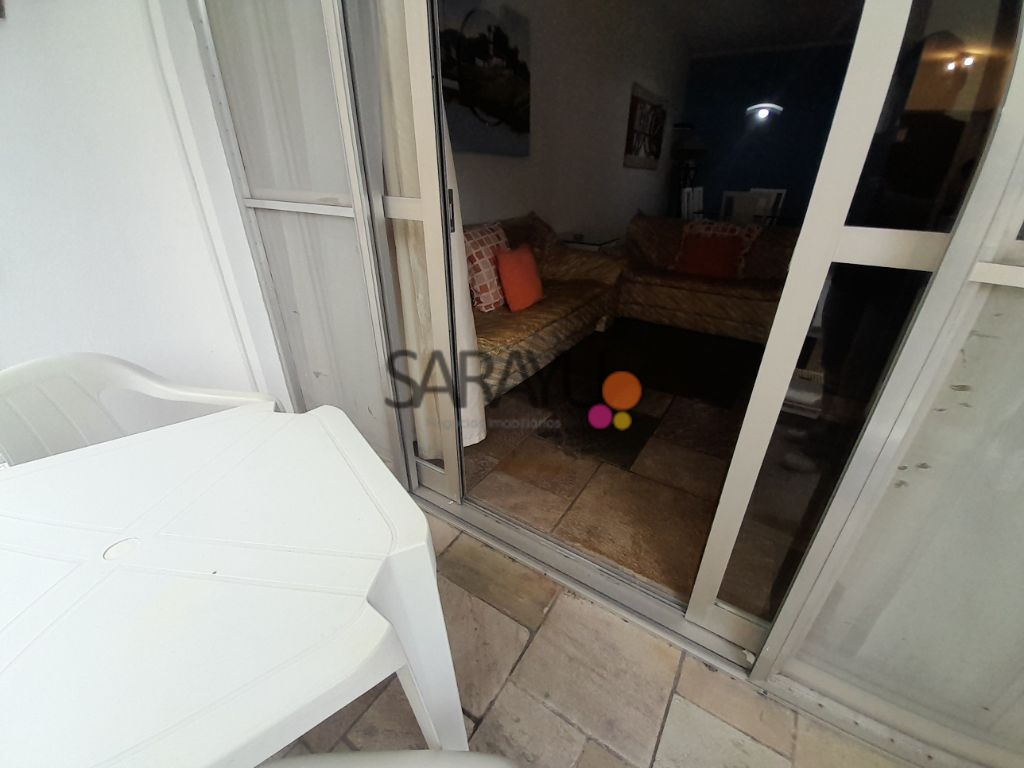 Apartamento Padrão de 03 dormitórios para locação anual na Praia da Enseada.
