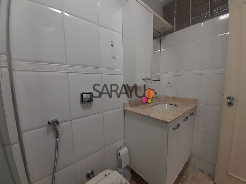 Apartamento Padrão de 03 dormitórios para locação anual na Praia da Enseada.