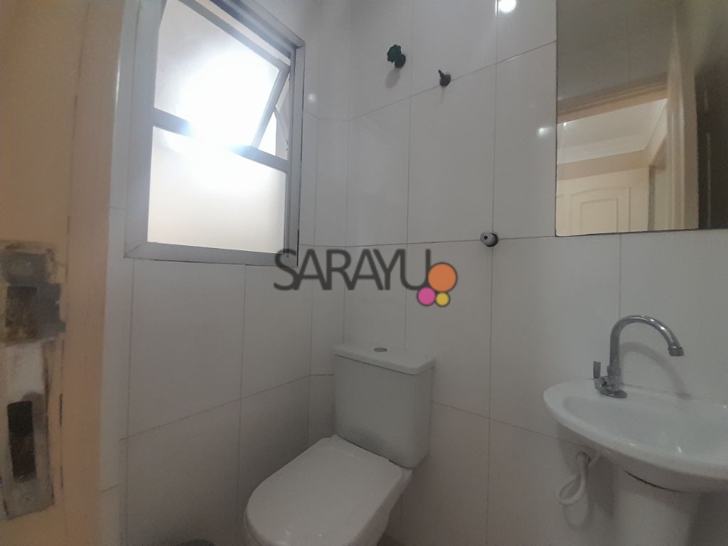 Apartamento Cobertura com 03 dormitórios para locação anual na Praia da Enseada.