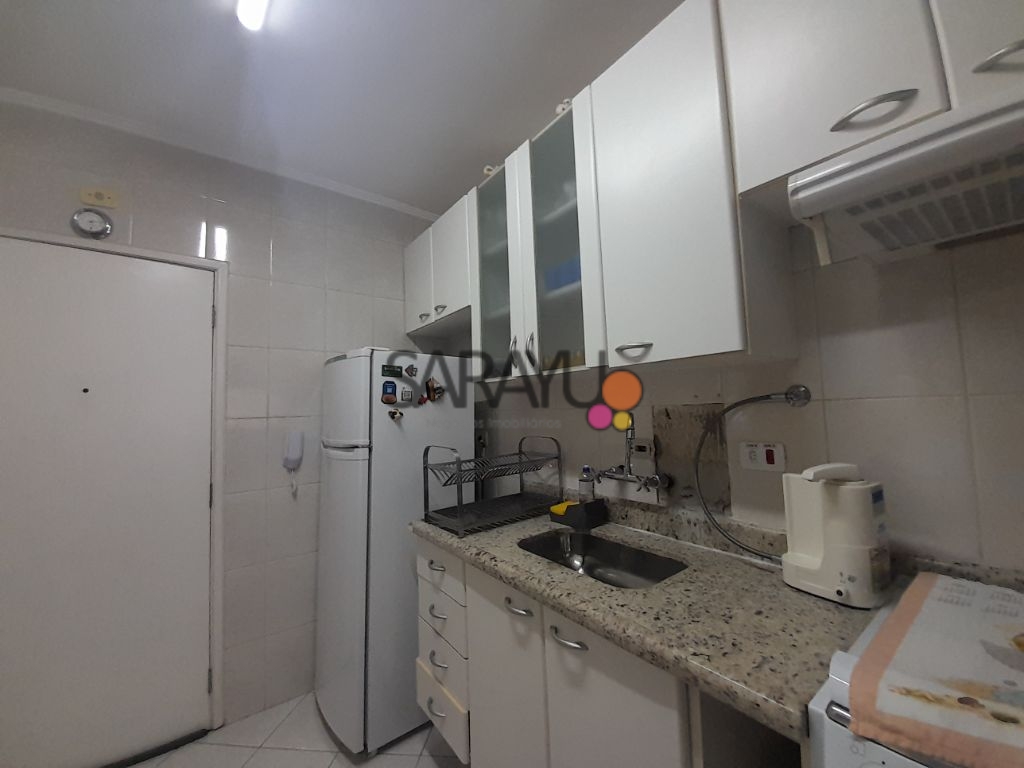 Apartamento Padrão de 03 dormitórios para locação anual na Praia da Enseada.