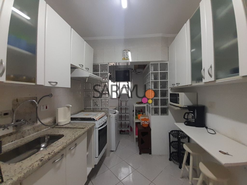 Apartamento Padrão de 03 dormitórios para locação anual na Praia da Enseada.