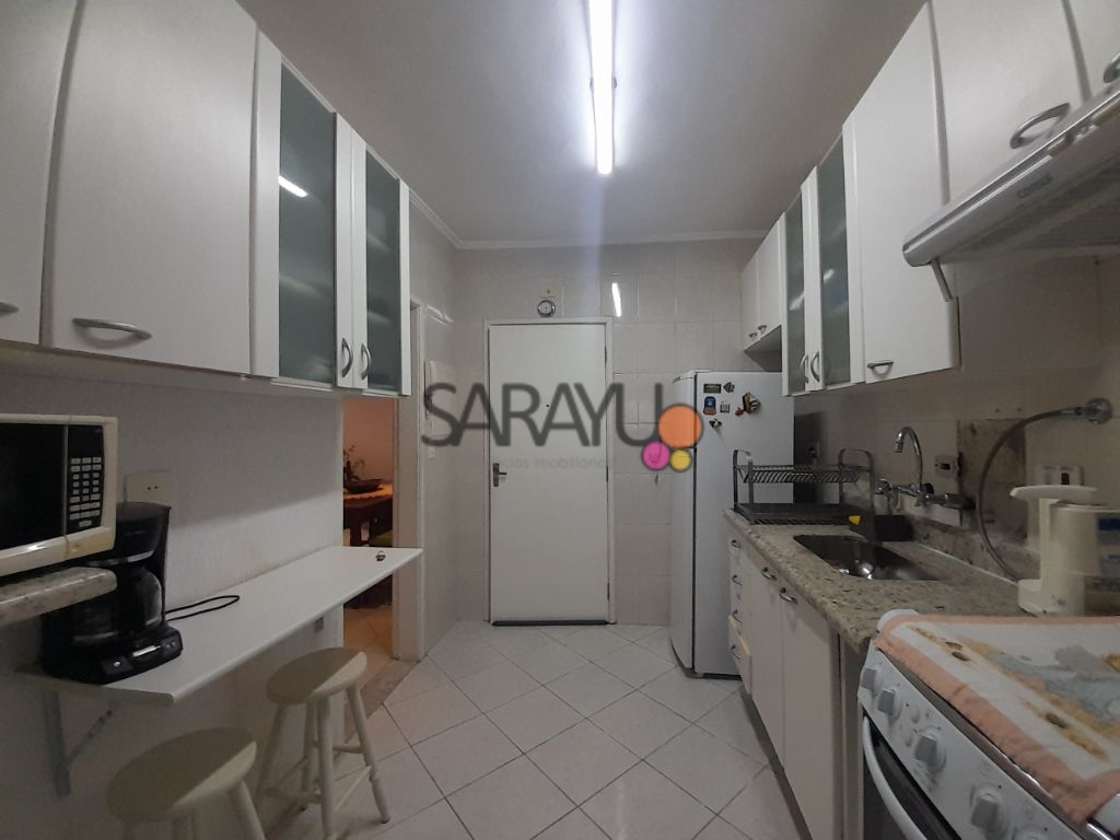 Apartamento Padrão de 03 dormitórios para locação anual na Praia da Enseada.