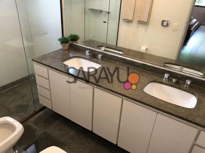 Apartamento Padrão de 04 dormitórios para locação anual nas Pitangueiras.
