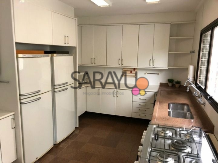 Apartamento Padrão de 04 dormitórios para locação anual nas Pitangueiras.