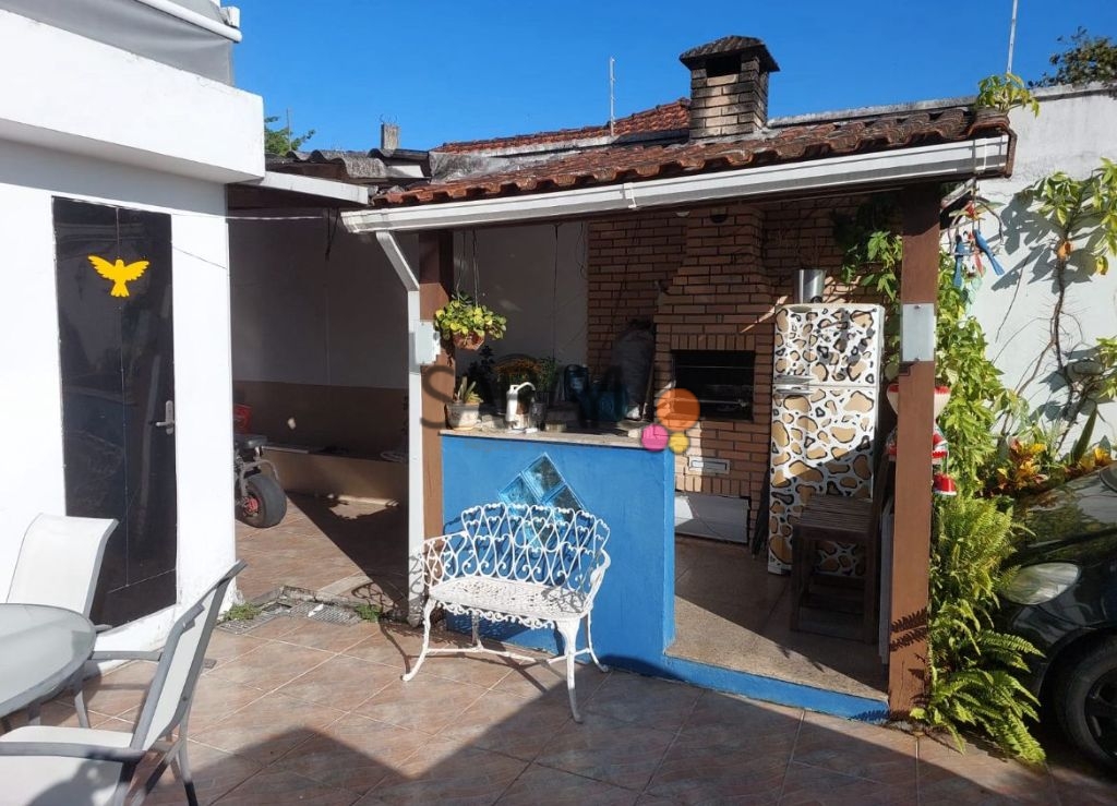 Casa sobrado com piscina a venda santa rosa R$ 650.000,00