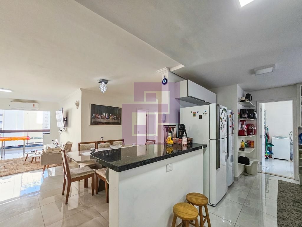 Apartamento para Venda em Guarujá / SP no bairro Pitangueiras
