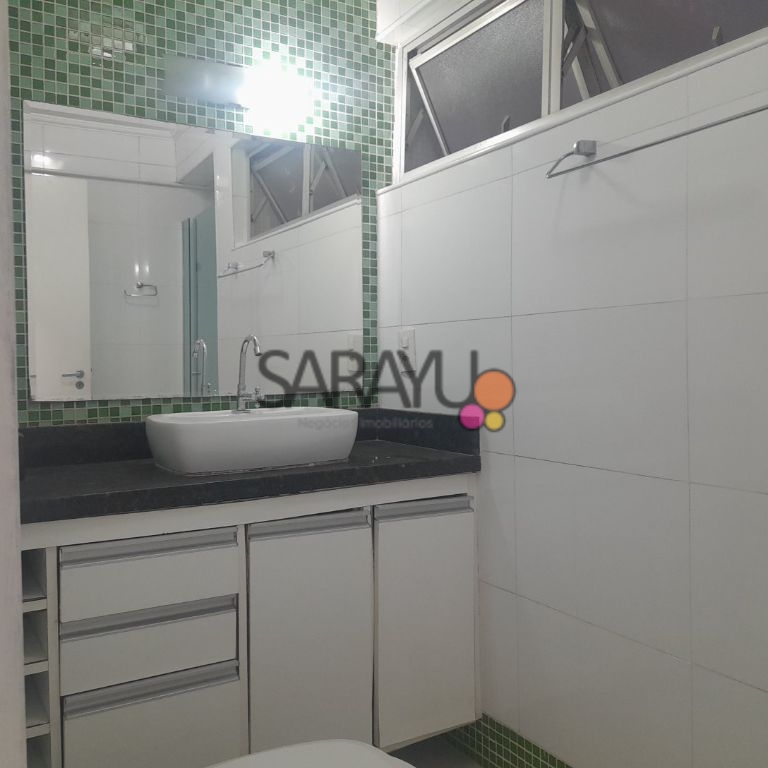 Apartamento Padrão de 03 dormitórios para locação anual na Praia da Enseada.