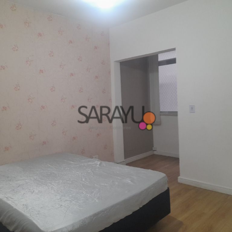 Apartamento Padrão de 03 dormitórios para locação anual na Praia da Enseada.