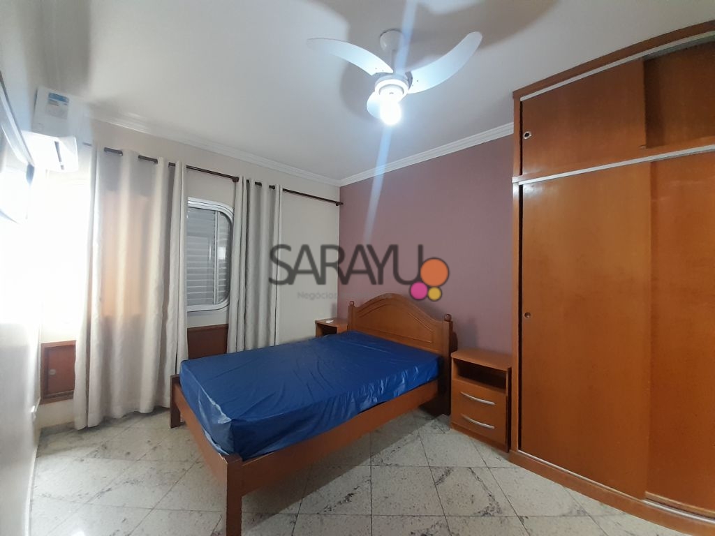 Apartamento Padrão de 03 dormitórios para locação anual na Praia da Enseada.
