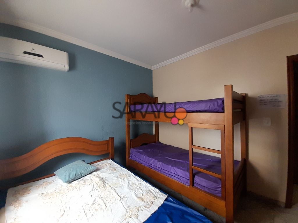 Apartamento Padrão de 03 dormitórios para locação anual na Praia da Enseada.