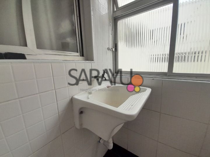Apartamento Padrão de 03 dormitórios para locação anual na Praia da Enseada.