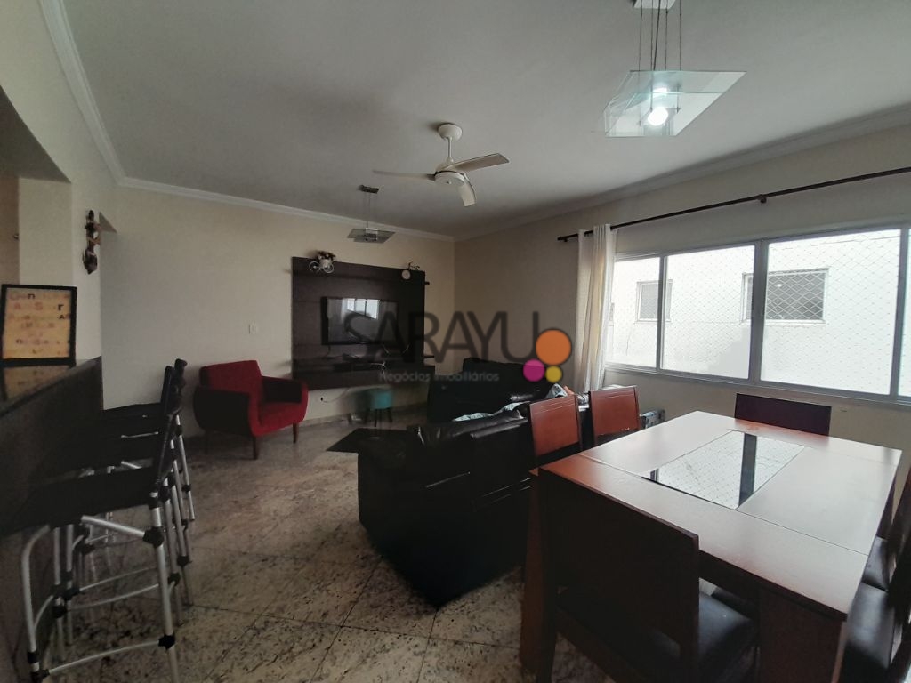 Apartamento Padrão de 03 dormitórios para locação anual na Praia da Enseada.