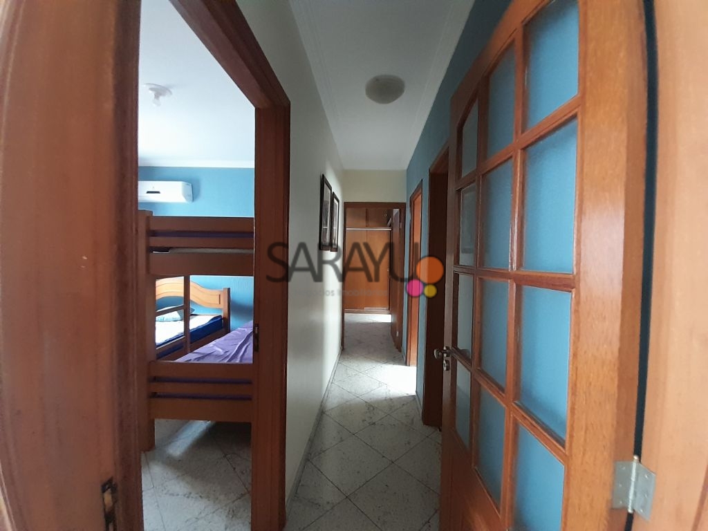 Apartamento Padrão de 03 dormitórios para locação anual na Praia da Enseada.
