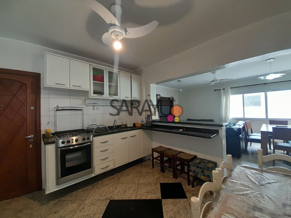 Apartamento Padrão de 03 dormitórios para locação anual na Praia da Enseada.