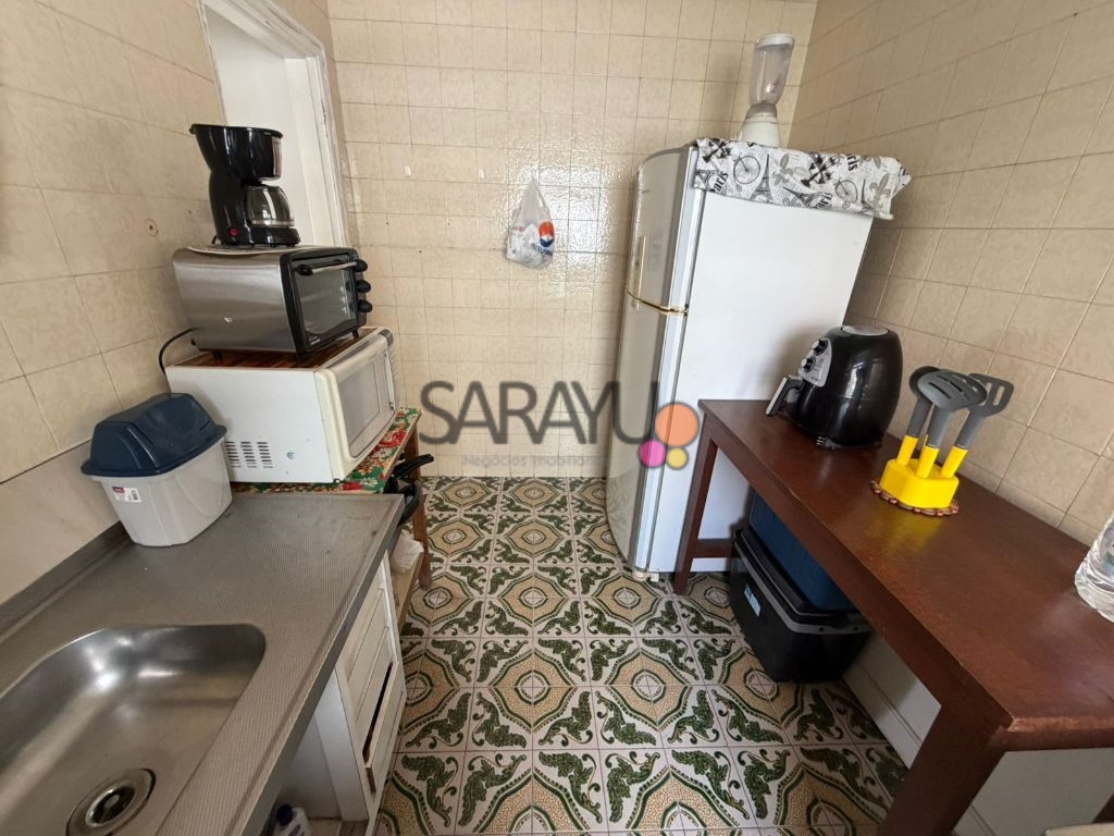 Apartamento padrão de 01 dormitório para locação anual nas p