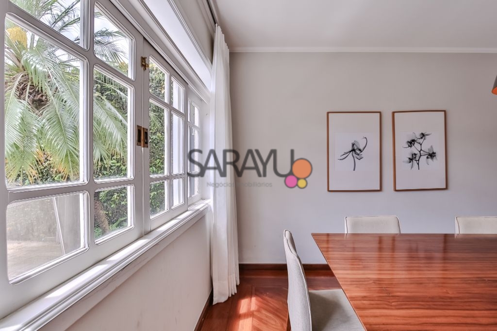 Casa de Alto Padrão com 5 Dormitórios no Jardim Colombo, São Paulo