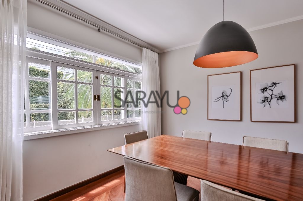 Casa de Alto Padrão com 5 Dormitórios no Jardim Colombo, São Paulo