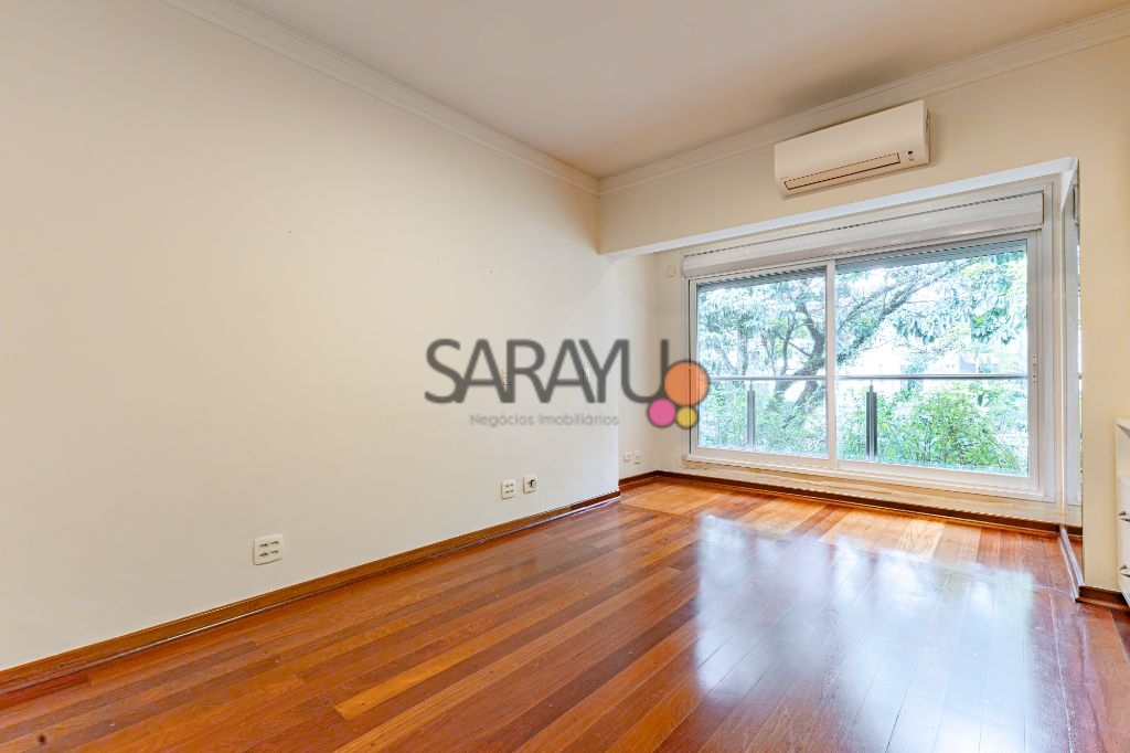 Casa de Alto Padrão para venda no Jardim Leonor, São Paulo