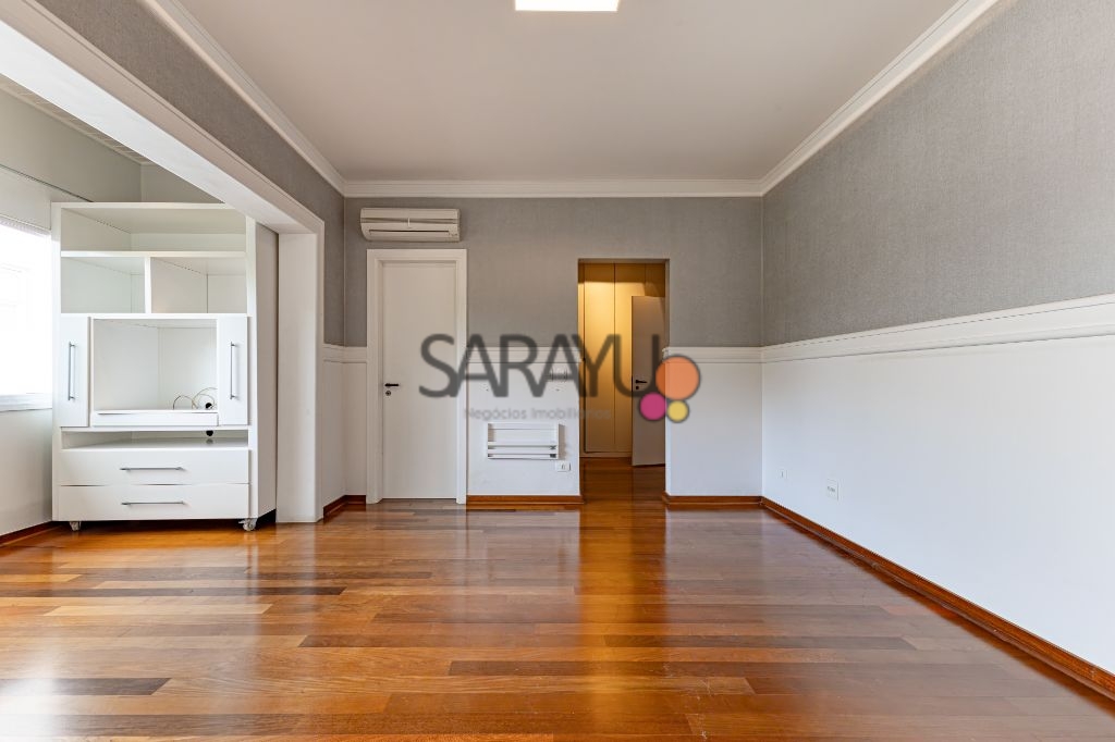 Casa de Alto Padrão para venda no Jardim Leonor, São Paulo