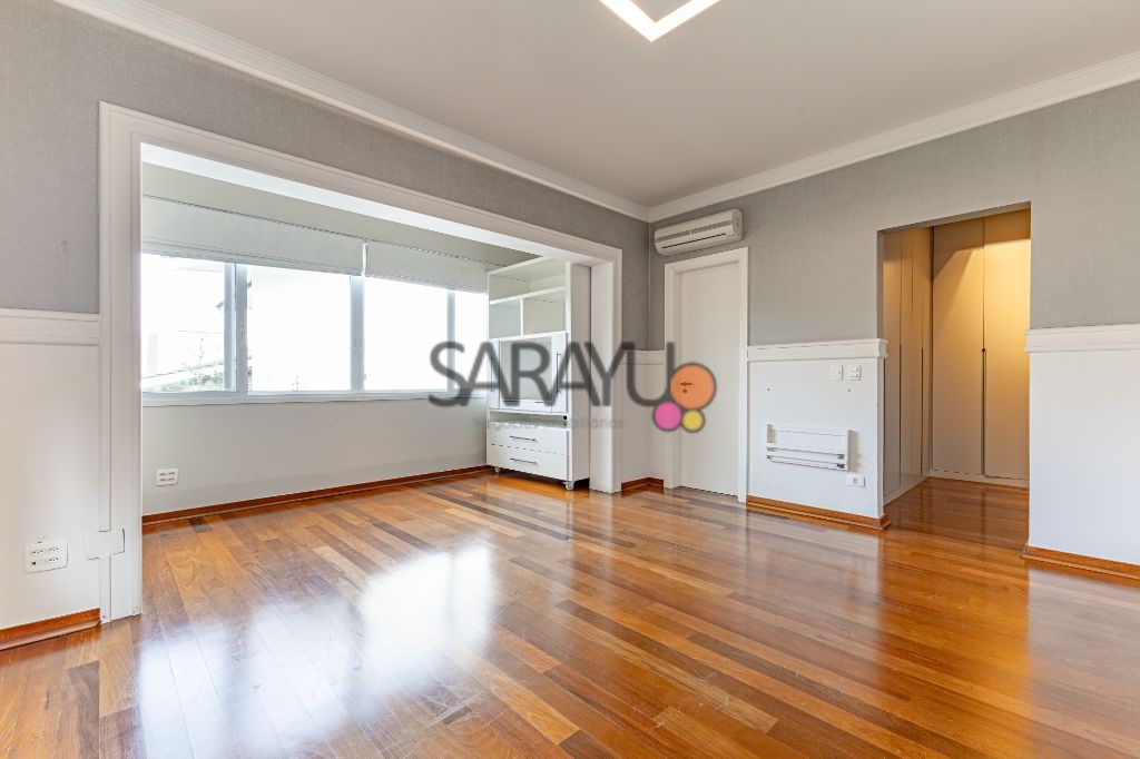 Casa de Alto Padrão para venda no Jardim Leonor, São Paulo