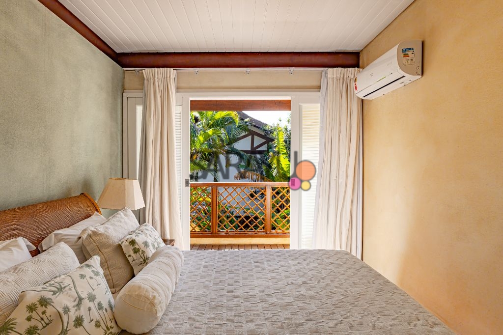 Casa de alto padrão na Praia da Baleia, São Sebastião - 7 suítes, piscina e vista para o mar!