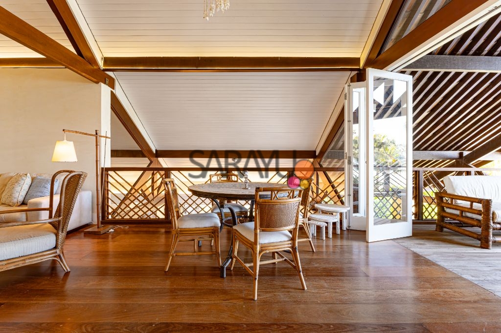 Casa de alto padrão na Praia da Baleia, São Sebastião - 7 suítes, piscina e vista para o mar!
