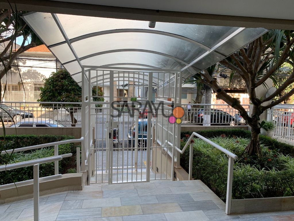 Moema com varanda gourmet, prox metro!!!