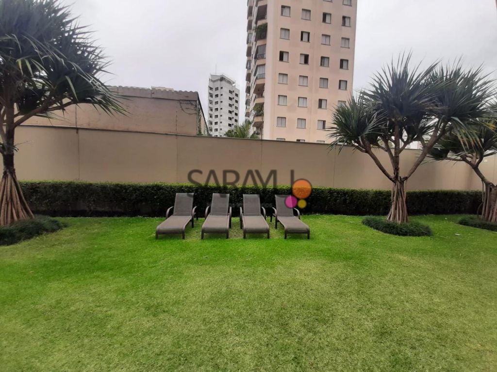 Moema com varanda gourmet, prox metro!!!