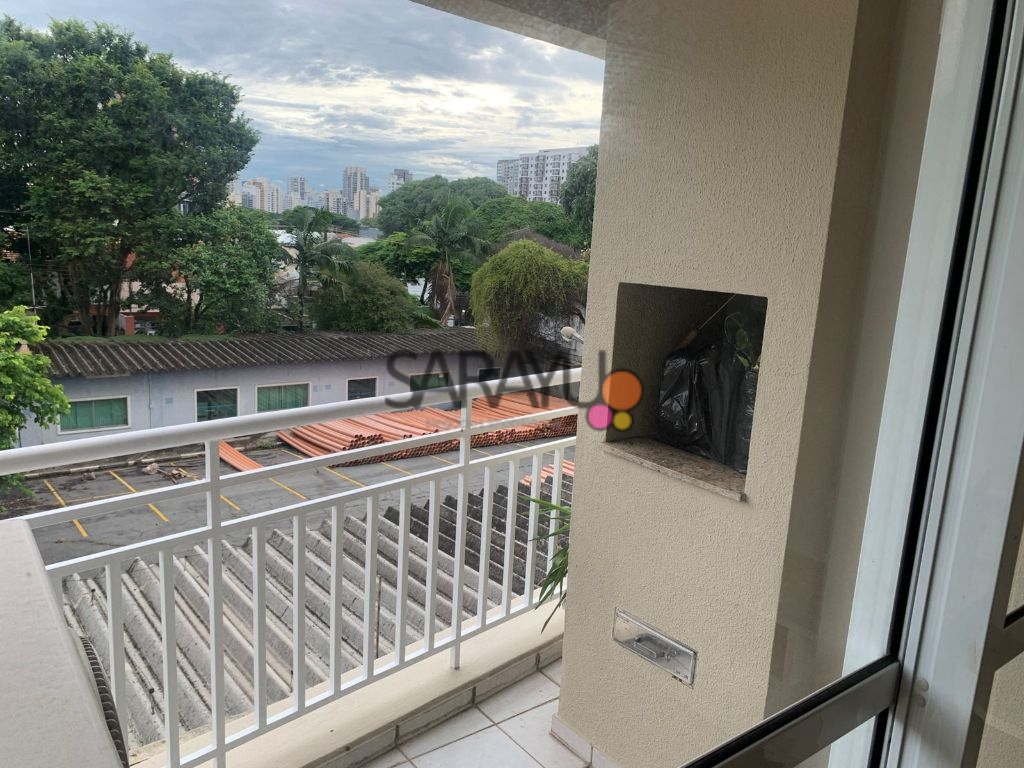 Moema com varanda gourmet, prox metro!!!