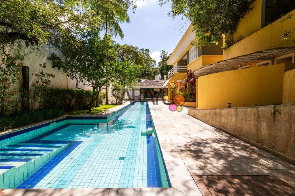 Casa de alto em condomínio padrão à venda e locação em cháca