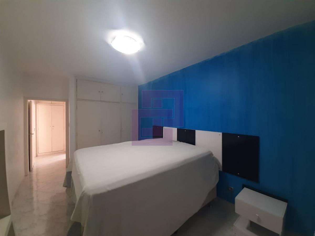 Pitangueiras, pé na areia. Próximo ao resturante Avelinos.