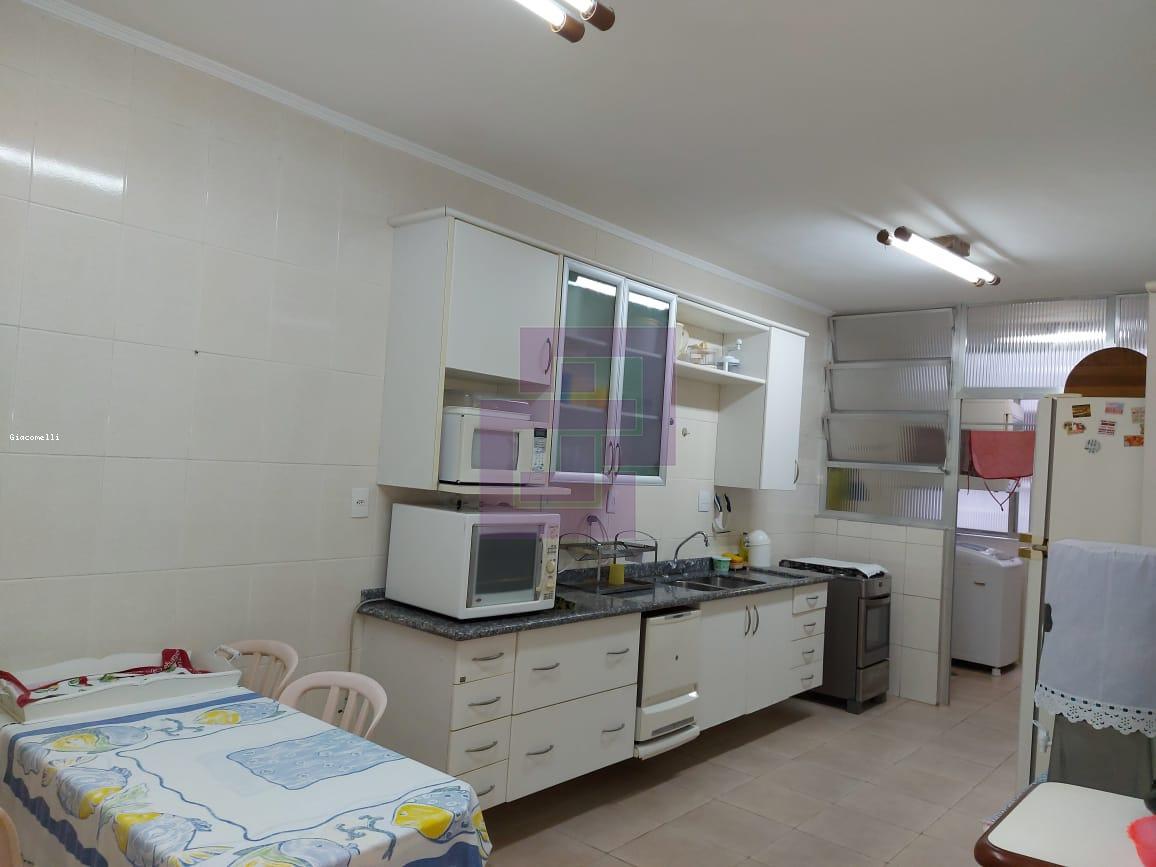 Apartamento para Venda em Guarujá / SP no bairro Pitangueiras