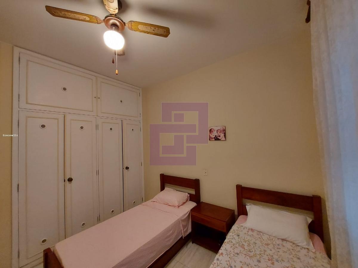 Apartamento para Venda em Guarujá / SP no bairro Pitangueiras