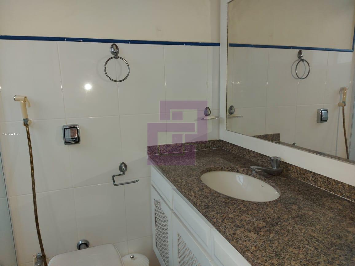 Apartamento para Venda em Guarujá / SP no bairro Pitangueiras