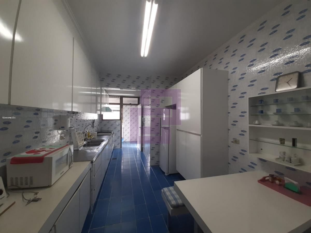 Apartamento para Venda em Guarujá / SP no bairro Pitangueiras