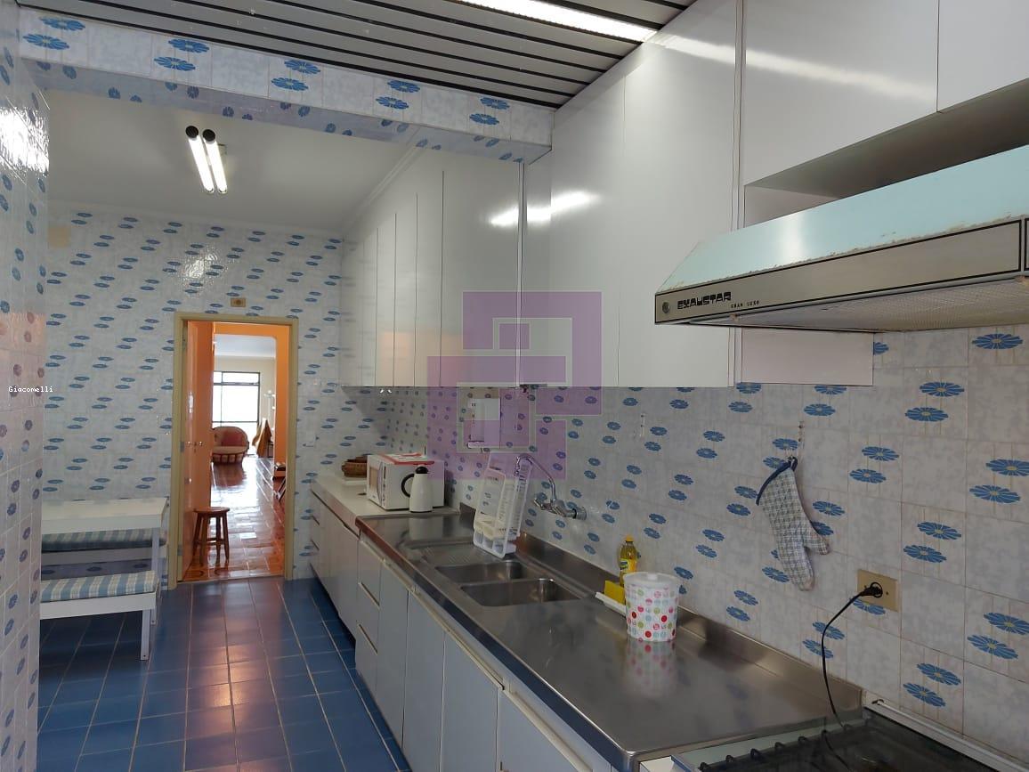 Apartamento para Venda em Guarujá / SP no bairro Pitangueiras