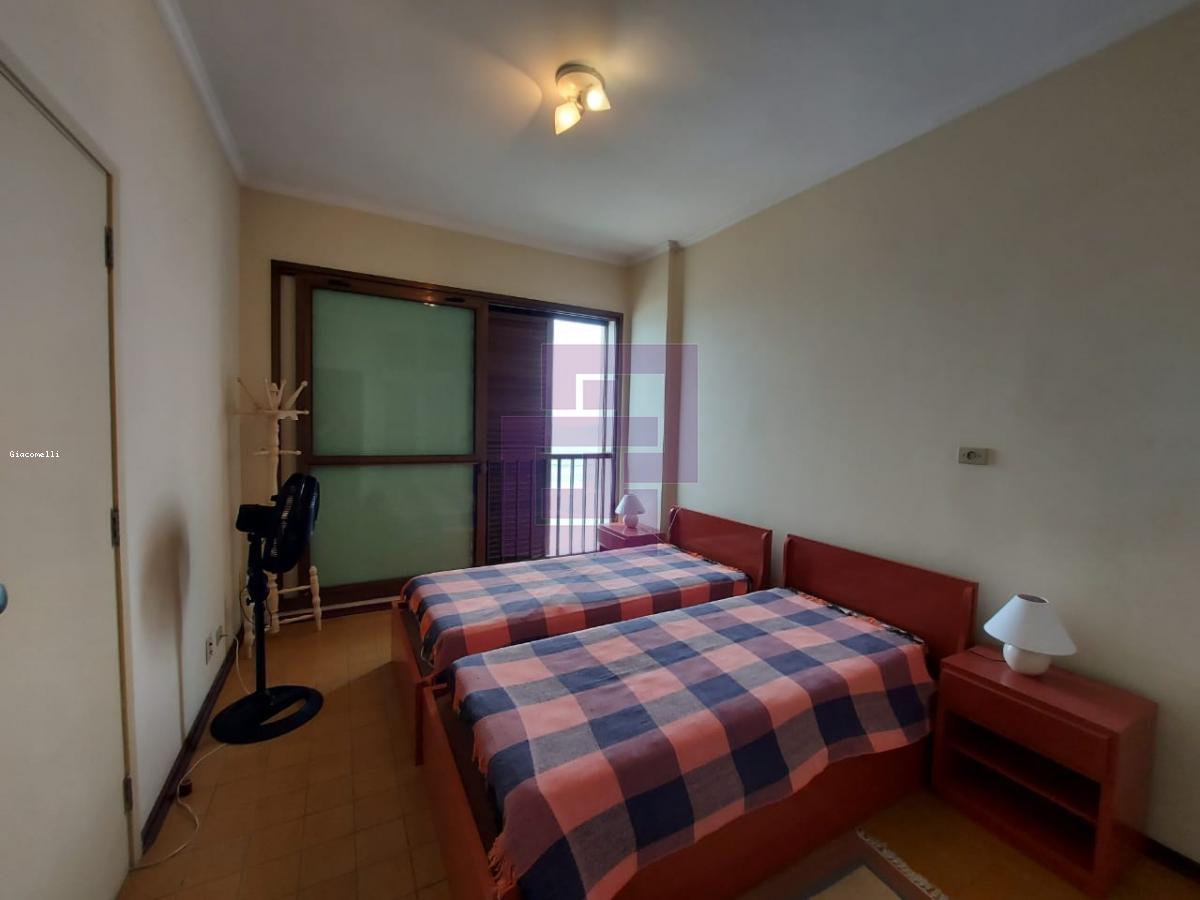 Apartamento para Venda em Guarujá / SP no bairro Pitangueiras