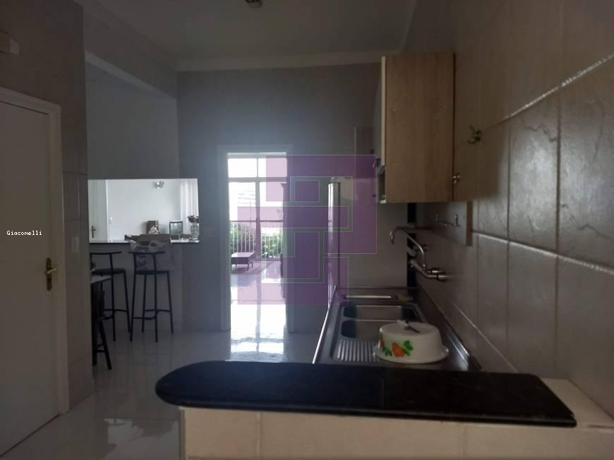 Apartamento para Venda em Guarujá / SP no bairro Pitangueiras