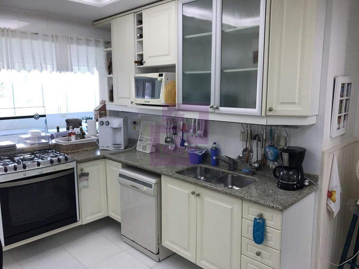 Apartamento para Locação em Guarujá / SP no bairro Pitangueiras
