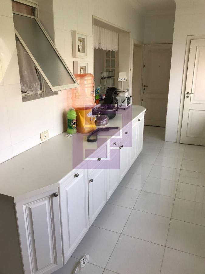Apartamento para Locação em Guarujá / SP no bairro Pitangueiras