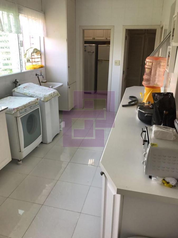 Apartamento para Locação em Guarujá / SP no bairro Pitangueiras