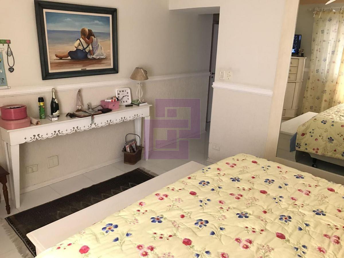 Apartamento para Locação em Guarujá / SP no bairro Pitangueiras