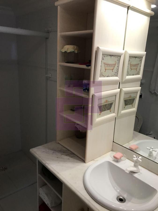 Apartamento para Locação em Guarujá / SP no bairro Pitangueiras