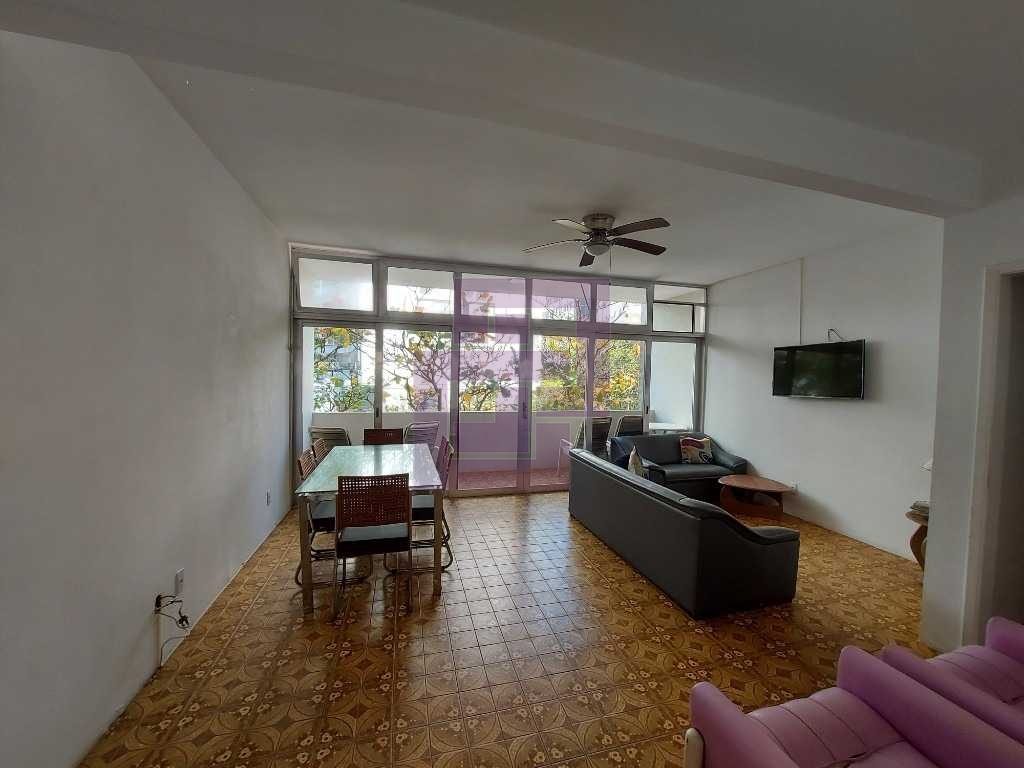 Venda de Apartamentos / Padrão na cidade de Guarujá