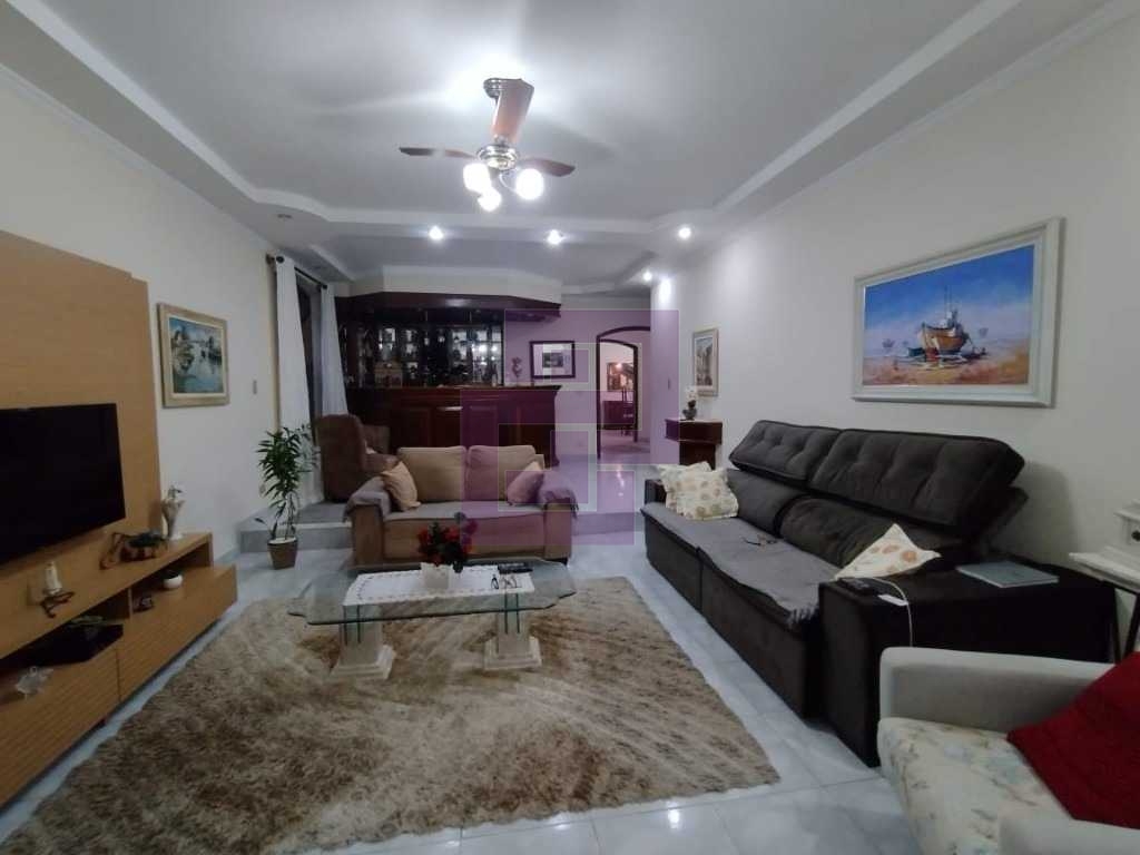 Casa Pitangueiras com piscina e churrasqueira!!!