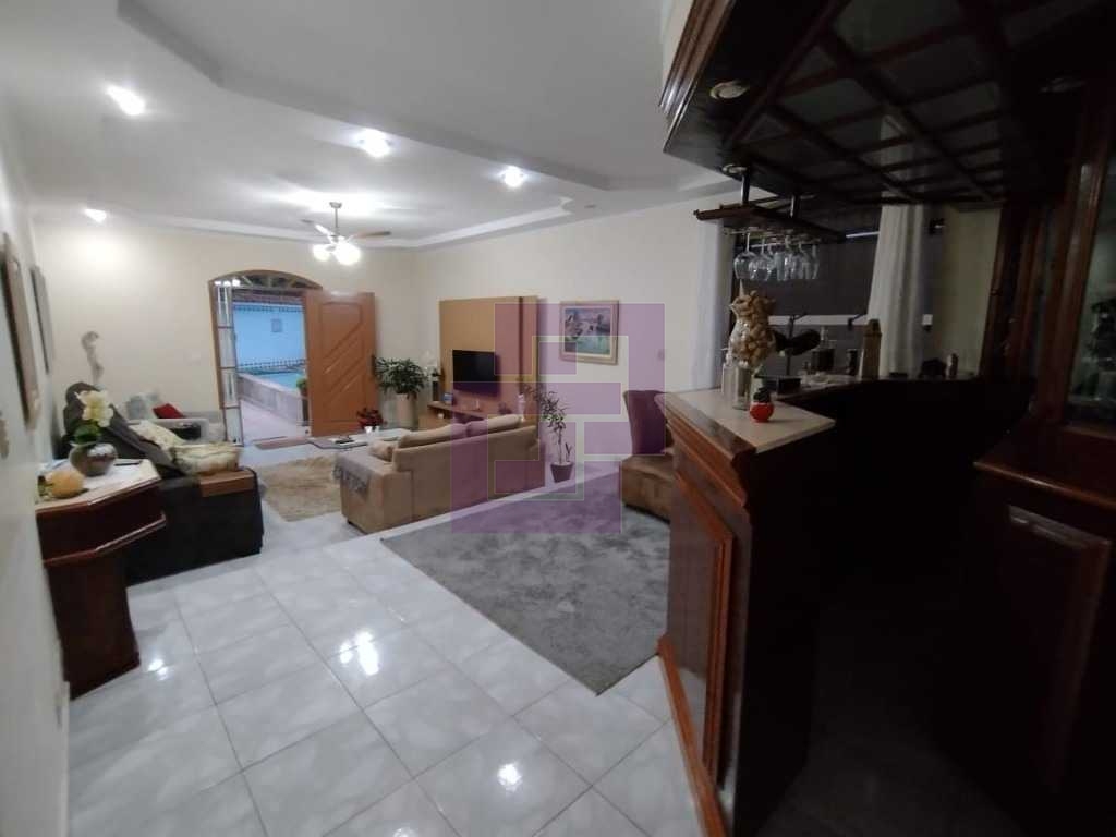 Casa Pitangueiras com piscina e churrasqueira!!!