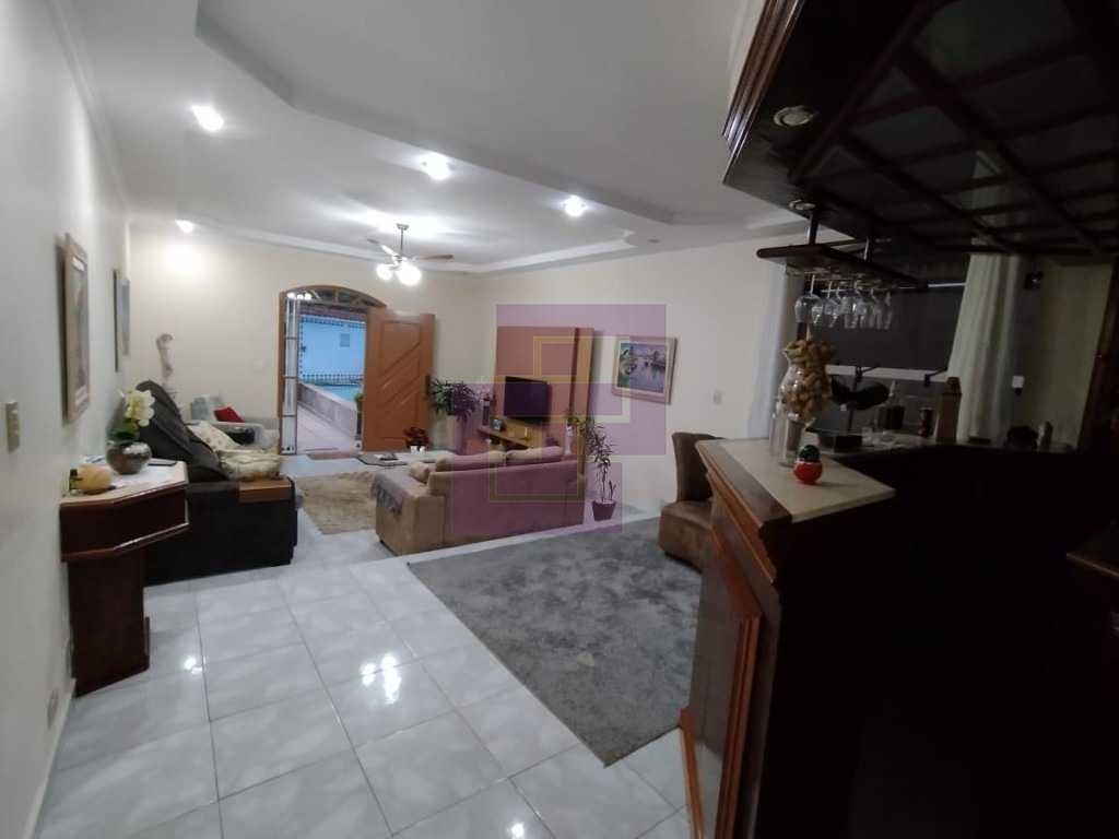 Casa Pitangueiras com piscina e churrasqueira!!!