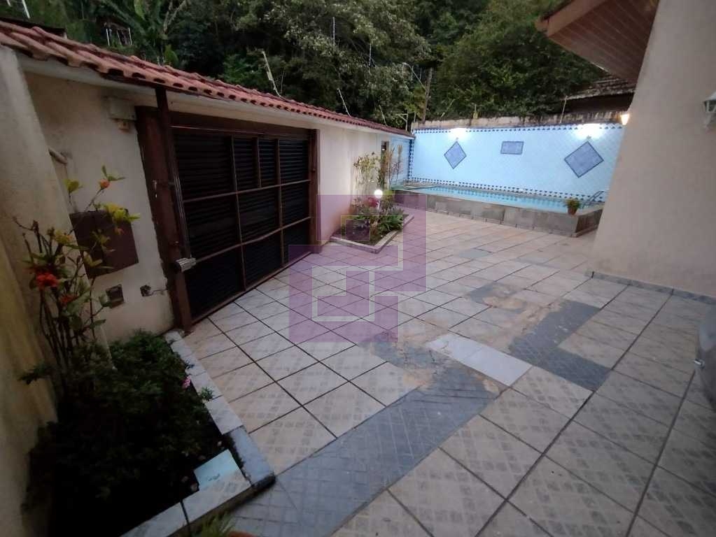 Casa Pitangueiras com piscina e churrasqueira!!!