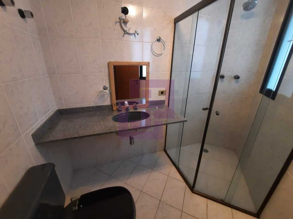 Venda de Apartamentos / Padrão na cidade de Guarujá