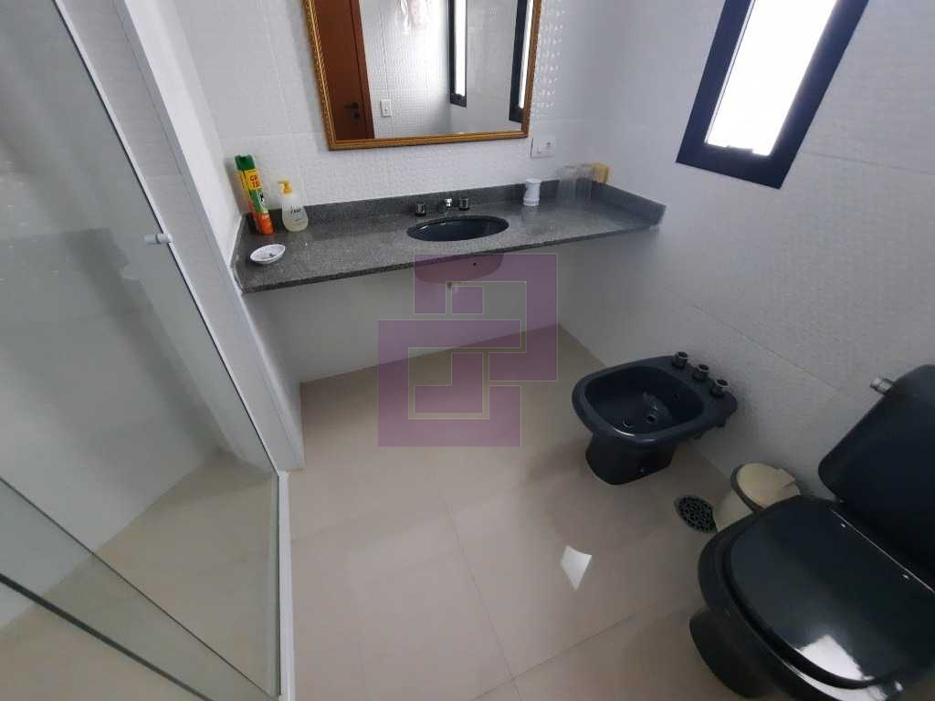 Venda de Apartamentos / Padrão na cidade de Guarujá